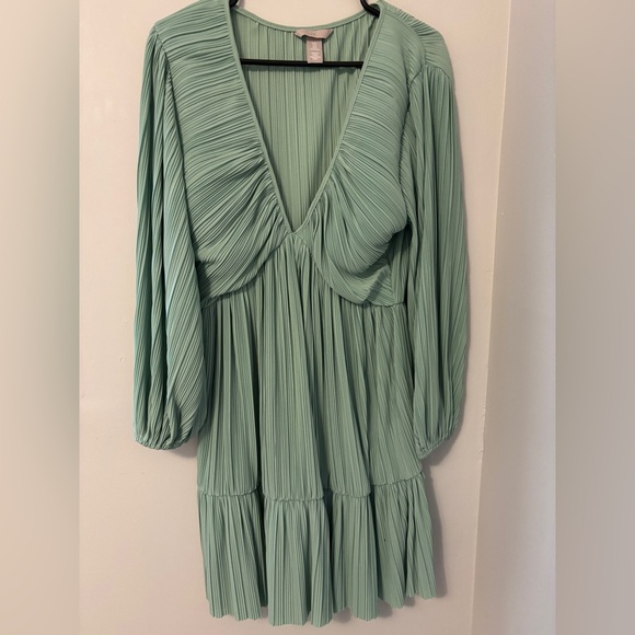 H&M Dress in Sage Green - Picture 1 of 3